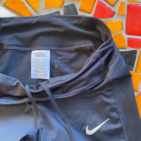 NIKE DRI FIT LEGGINGS - Picture 4 of 4